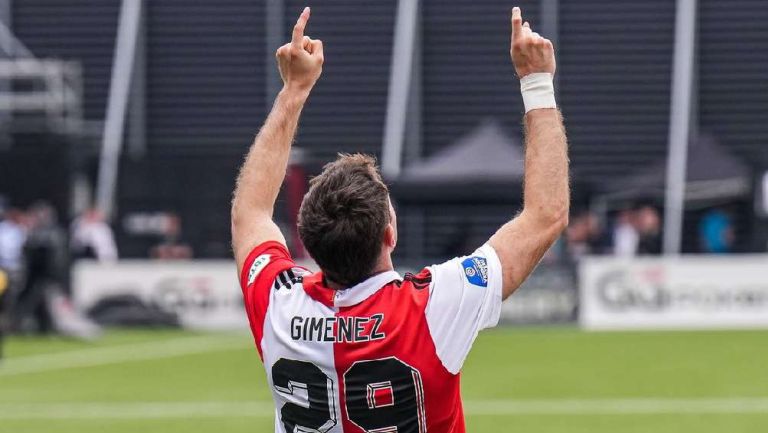 Santi Giménez no cierra las puertas a salir del Feyenoord: 'Veremos que pasa'