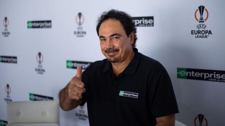 Hugo Sánchez levanta la mano para dirigir a cualquier equipo mexicano