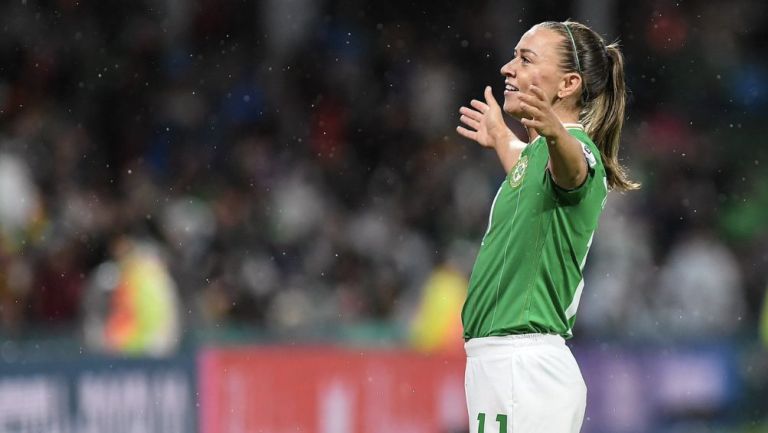 La jugadora irlandesa sorprendió a todos con un gran gol