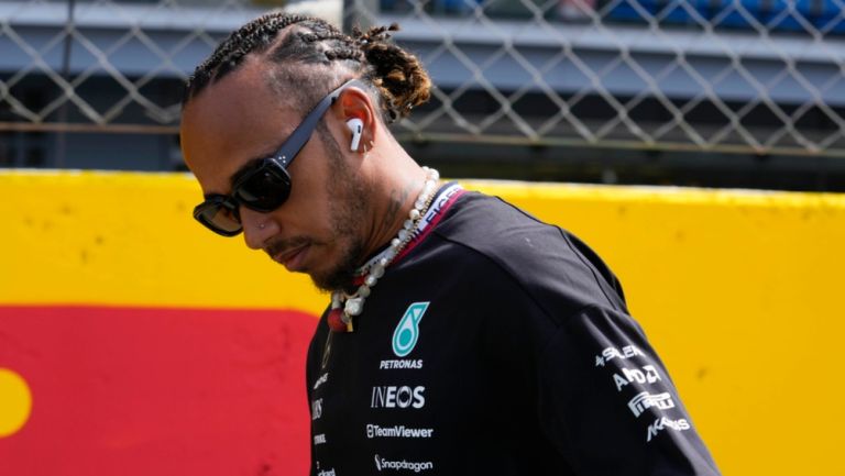 Lewis Hamilton 'defiende' a Checo Pérez de las declaraciones de Helmut Marko