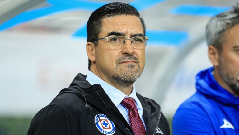 Joaquín Moreno no garantiza continuidad en Cruz Azul