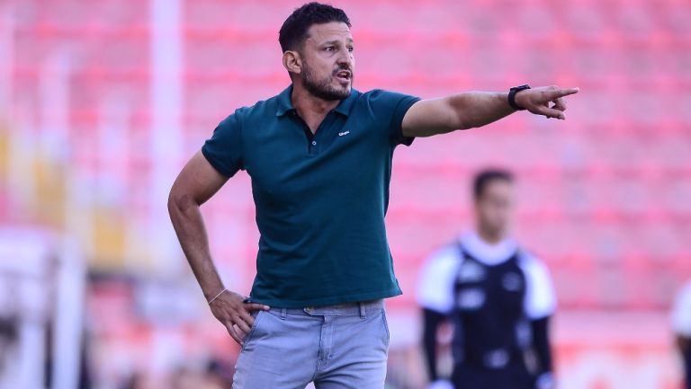 Jorge Gómez, entrenador de Necaxa Femenil