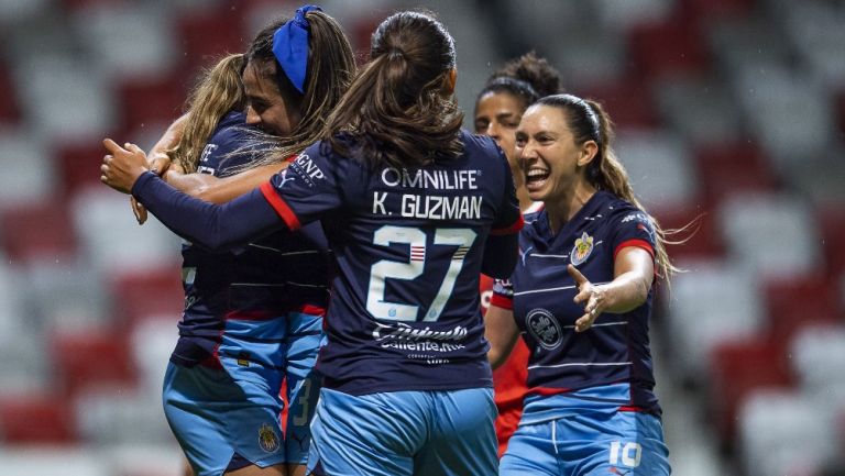 Chivas Femenil golea de visita a Toluca y tiene pie y medio en las Semifinales