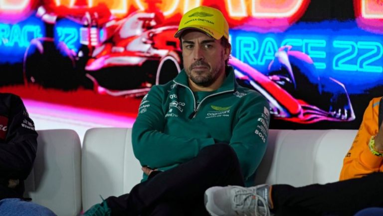 Fernando Alonso advierte a Checo Pérez y Lewis Hamilton previo a GP de Las Vegas