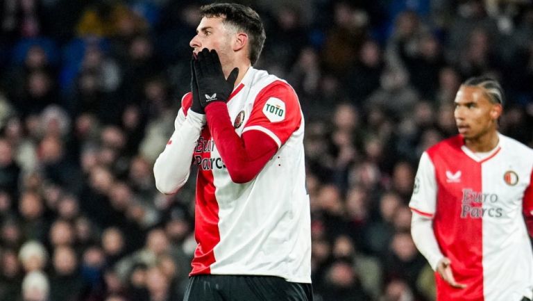 Santi Giménez tras marcar autogol en el partido ante el Atleti