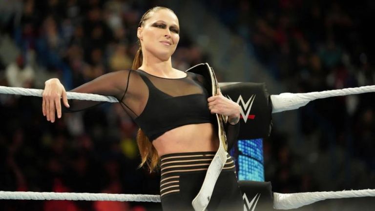 Ronda Rousey conquistó los dos títulos grandes de la WWE