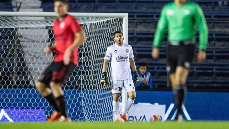 José Corona fue recibido por la afición de Cruz Azul entre aplausos y ovaciones