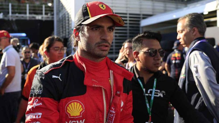 Carlos Sainz 'se despide' de Ferrari con mensaje en redes sociales