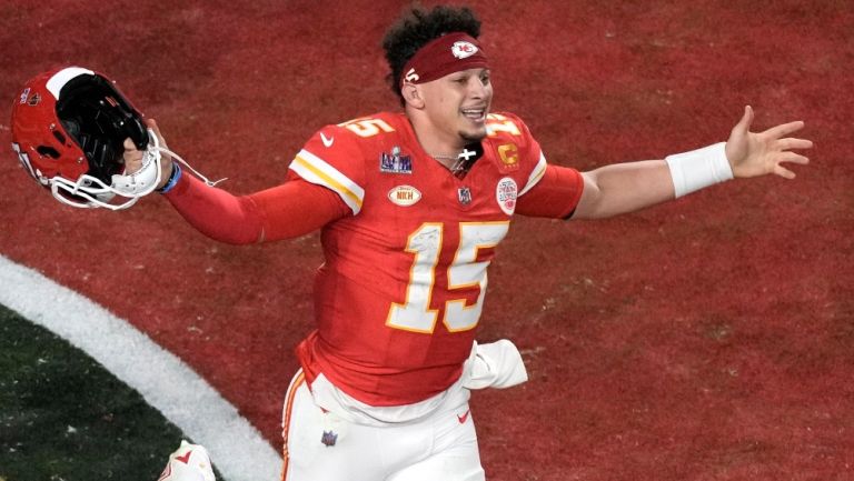 Patrick Mahomes se une al club legendario de Larry Bird tras el triunfo en el Super Bowl contra los 49ers