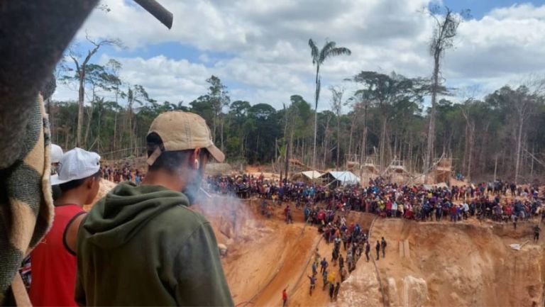 Derrumbe de mina en Venezuela deja 30 muertos y más de 100 heridos