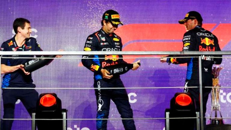 Checo Pérez supera a Max Verstappen en popularidad; rompe el mercado en venta de gorras