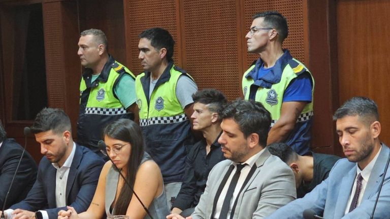 Jugadores de Vélez Sarsfield, condenados a prisión domiciliaria; Sosa con libertad condicional