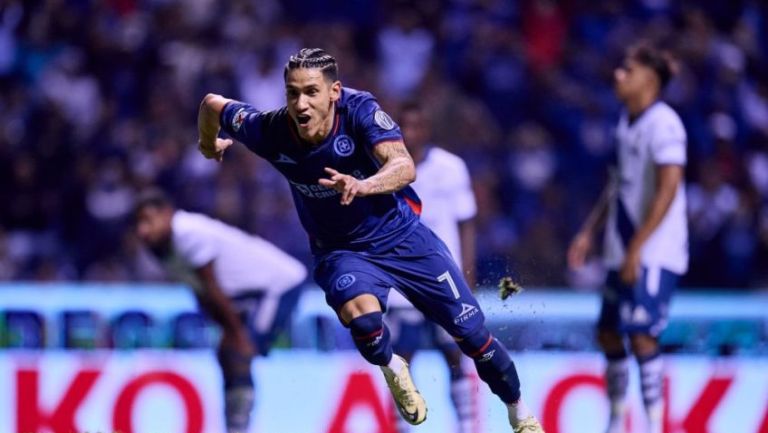 Cruz Azul venció a Puebla en el último suspiro
